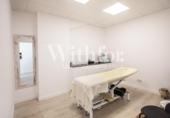 119m² commercial premises for sale in Barcelona, in the area of the Ancient Left of the Eixample, Carrer del Comte Borrell photo