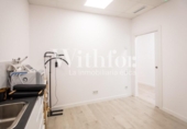 119m² commercial premises for sale in Barcelona, in the area of the Ancient Left of the Eixample, Carrer del Comte Borrell photo