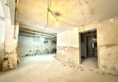 263m² commercial premises for sale in Valencia, in the area of Trinidad, Calle de Almazora photo