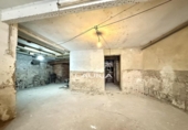 263m² commercial premises for sale in Valencia, in the area of Trinidad, Calle de Almazora photo
