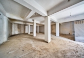 154m² commercial premises for sale in Baza, Plaza Mayor photo