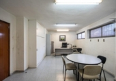 38m² commercial premises for sale in Madrid, in the area of Peñagrande, Calle de Santiago de Compostela photo