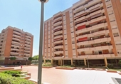 Local comercial en venta con 145m² en l'Hospitalet de Llobregat, en la zona de Santa Eulàlia, Avinguda del Carrilet foto