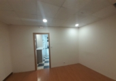 64m² commercial premises for sale in Valladolid, in the area of The Rondilla photo