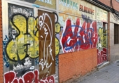 Local comercial en venta con 101m² en Madrid, en la zona de Aluche, Calle de Ocaña foto