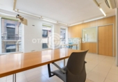 174m² bureau pour vente à Reus, dans le quartier de Mercat Central, Carrer Selva del Camp photo