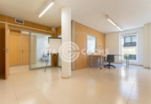 174m² bureau pour vente à Reus, dans le quartier de Mercat Central, Carrer Selva del Camp photo
