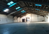 Nave Industrial en alquiler con 1900m² en Dos Hermanas foto