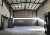 Nave Industrial en alquiler con 1900m² en Dos Hermanas foto