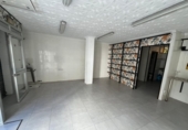 Local comercial en venta con 53m² en Sevilla, en la zona de Barriada Pino Montano foto