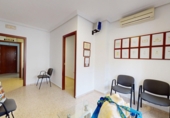 Oficina en alquiler con 150m² en Dos Hermanas, en la zona de Montequinto foto