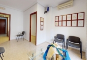 Oficina en alquiler con 150m² en Dos Hermanas, en la zona de Montequinto foto