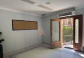 160m² commercial premises for sale in Valladolid, in the area of University photo