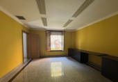 160m² commercial premises for sale in Valladolid, in the area of University photo