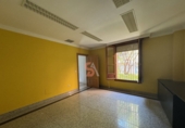 160m² commercial premises for sale in Valladolid, in the area of University photo