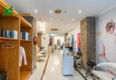Local comercial en venta con 193m² en Granada, en la zona de Barrio del Hospital Real, Avenida del Hospicio foto