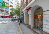 Local comercial en venta con 193m² en Granada, en la zona de Barrio del Hospital Real, Avenida del Hospicio foto