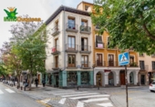 Local comercial en venta con 193m² en Granada, en la zona de Barrio del Hospital Real, Avenida del Hospicio foto