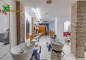 Local comercial en venta con 193m² en Granada, en la zona de Barrio del Hospital Real, Avenida del Hospicio foto