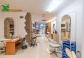 Local comercial en venta con 193m² en Granada, en la zona de Barrio del Hospital Real, Avenida del Hospicio foto
