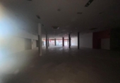 654m² commercial premises for sale in Dos Hermanas, Calle Churruca photo