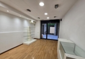 79m² locaux commerciaux pour vente à Manresa, dans le quartier de Vic - Remei, Carrer Sant Joan Baptista de la Salle photo