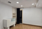 79m² locaux commerciaux pour vente à Manresa, dans le quartier de Vic - Remei, Carrer Sant Joan Baptista de la Salle photo