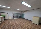 79m² locaux commerciaux pour vente à Manresa, dans le quartier de Vic - Remei, Carrer Sant Joan Baptista de la Salle photo