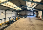 350m² warehouse for sale in El Campón photo