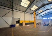 350m² warehouse for sale in El Campón photo