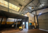 350m² warehouse for sale in El Campón photo