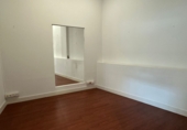100m² offices for rent in Cornellà de Llobregat photo