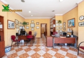 Local comercial
en venda
amb 61m² a Granada, a la zona de Barri de Sant Antón, Avenida Fernando de los Ríos foto