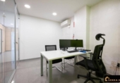 Local comercial en venta con 444m² en Mataró, Carrer de Llauder foto