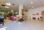 119m² commercial premises for sale in Granada, Calle Matilde Cantos photo