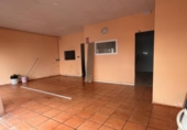 75m² commercial premises for sale in Sabadell, Carrer de l'Alcalde Ribé photo