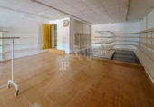 128m² commercial premises for sale in Mora de Ebro, Calle Passeig del Pont, 9 photo