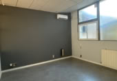 179m² offices for rent in Zaragoza, Calle de Belchite photo