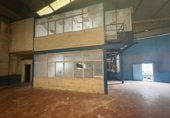 Nave Industrial en venta con 500m² en Sevilla, en la zona de Aeropuerto Viejo, Calle Platino foto