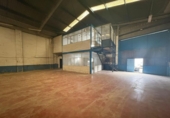 Nave Industrial en venta con 500m² en Sevilla, en la zona de Aeropuerto Viejo, Calle Platino foto