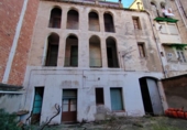 588m² bâtiment pour vente à Molins de Rei, av. valencia photo