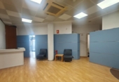 Local comercial en venta con 108m² en Barcelona, en la zona de Sant Pere, Santa Caterina i la Ribera, Plaça de Joan Fiveller foto