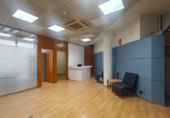Local comercial en venta con 108m² en Barcelona, en la zona de Sant Pere, Santa Caterina i la Ribera, Plaça de Joan Fiveller foto