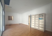 Local comercial en venta con 108m² en Barcelona, en la zona de Sant Pere, Santa Caterina i la Ribera, Plaça de Joan Fiveller foto