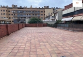 Local comercial en venta con 692m² en Viladecans, Carrer de Santa Isabel foto