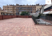 Local comercial en venta con 692m² en Viladecans, Carrer de Santa Isabel foto