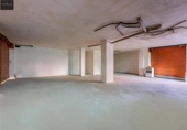153m² commercial premises for sale in Granada, Calle Rosalía de Castro photo