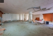 153m² commercial premises for sale in Granada, Calle Rosalía de Castro photo