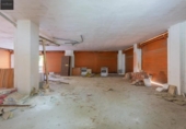 153m² commercial premises for sale in Granada, Calle Rosalía de Castro photo