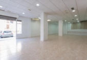 119m² commercial premises for sale in Granada, Calle Matilde Campos photo